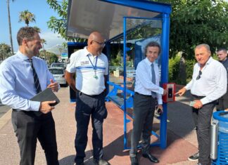 JCDecaux : À Villeneuve-Loubet, les Abribus® deviennent des abris protecteurs avec des points contact secours
